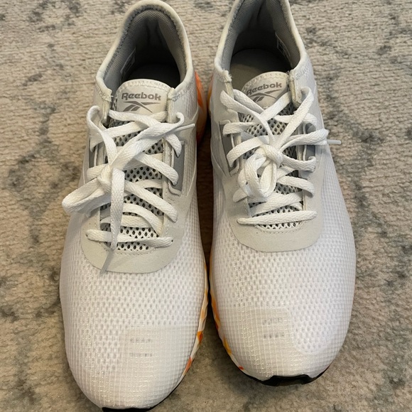 Women’s Reebok Size 9 - Picture 6 of 8